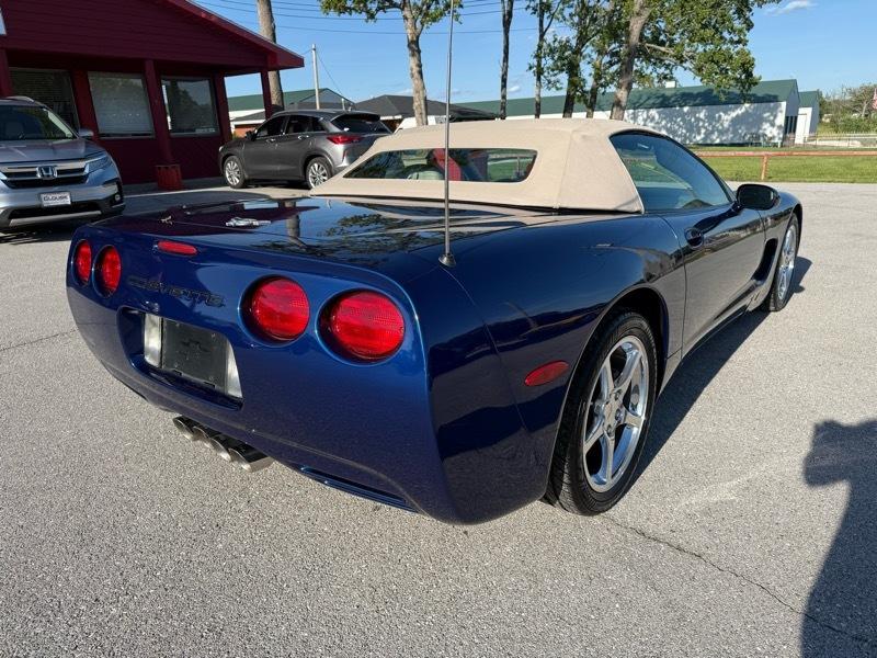 Chevrolet Corvette 2dr Convertible 2004