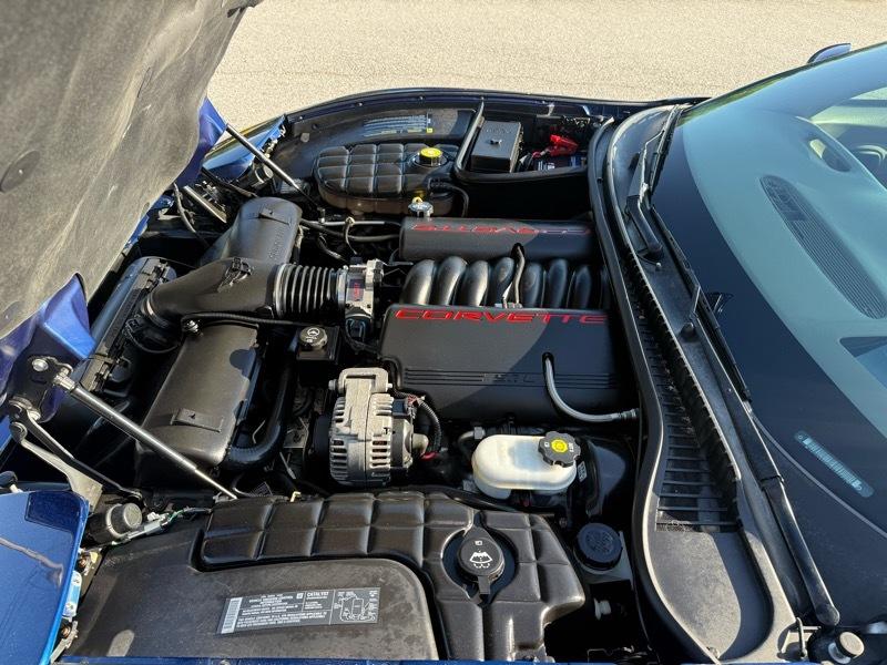 Chevrolet Corvette 2dr Convertible 2004