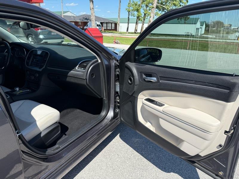Chrysler 300 Touring AWD 2019
