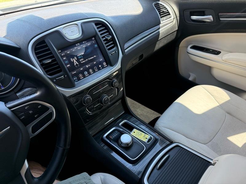 Chrysler 300 Touring AWD 2019