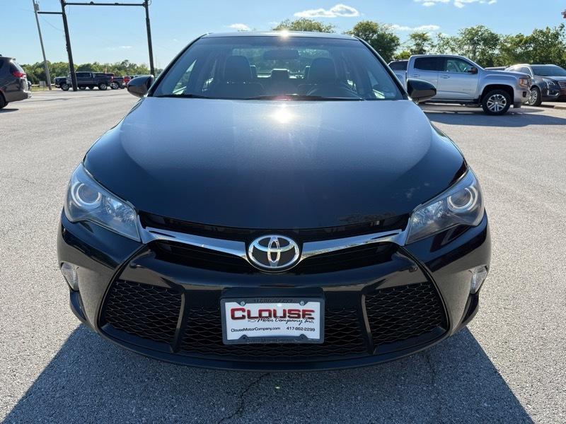 Toyota Camry 4dr Sdn I4 Auto SE (Natl) 2015