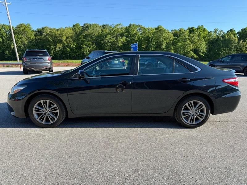 Toyota Camry 4dr Sdn I4 Auto SE (Natl) 2015