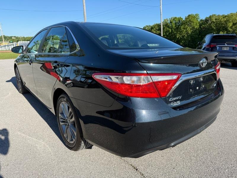Toyota Camry 4dr Sdn I4 Auto SE (Natl) 2015