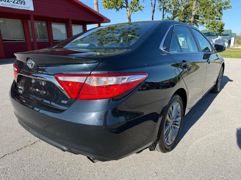 Toyota Camry 4dr Sdn I4 Auto SE (Natl) 2015