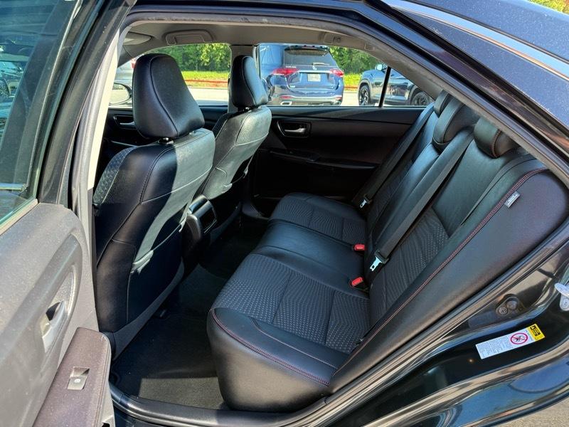 Toyota Camry 4dr Sdn I4 Auto SE (Natl) 2015