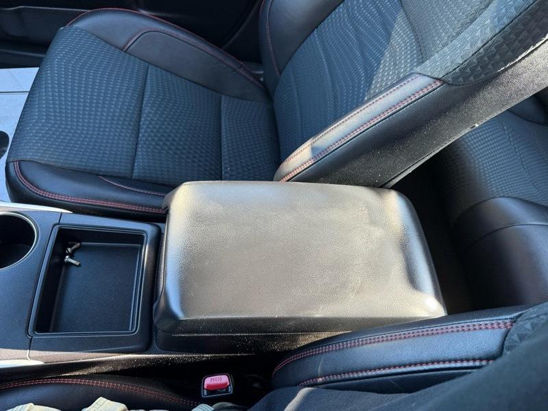 Toyota Camry 4dr Sdn I4 Auto SE (Natl) 2015