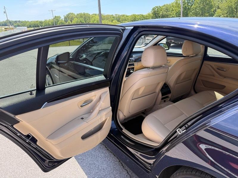 BMW 5 Series 4dr Sdn 528i xDrive AWD 2015