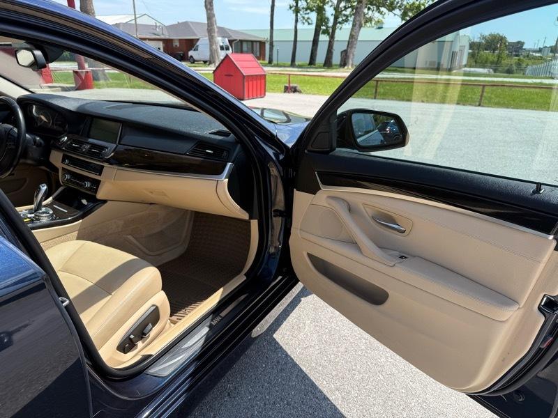 BMW 5 Series 4dr Sdn 528i xDrive AWD 2015