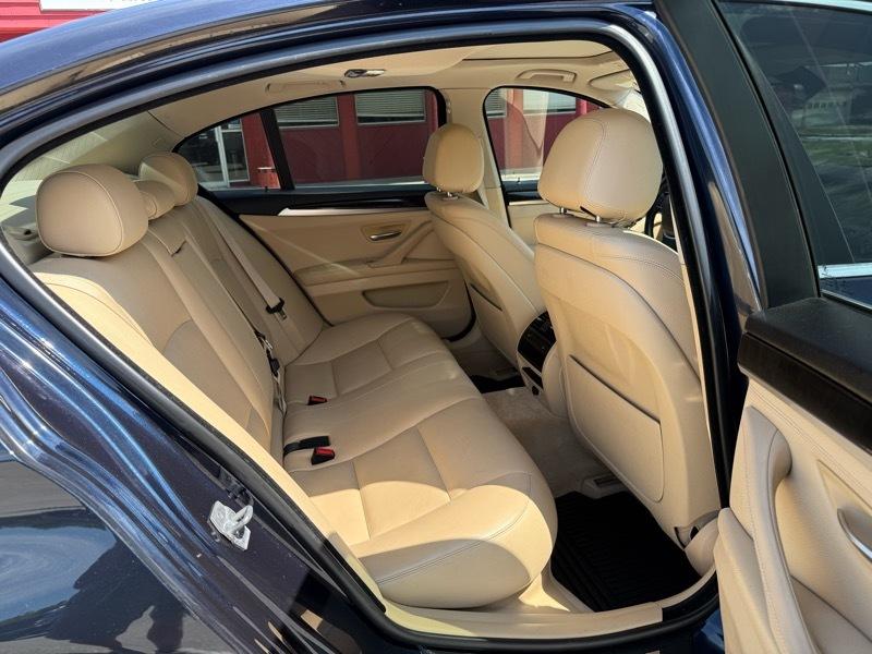 BMW 5 Series 4dr Sdn 528i xDrive AWD 2015