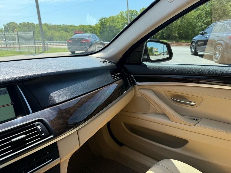 BMW 5 Series 4dr Sdn 528i xDrive AWD 2015