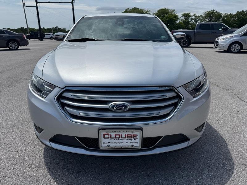 Ford Taurus 4dr Sdn Limited FWD 2016