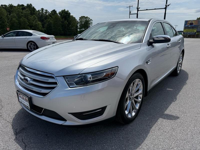 Ford Taurus 4dr Sdn Limited FWD 2016