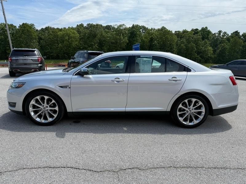 Ford Taurus 4dr Sdn Limited FWD 2016