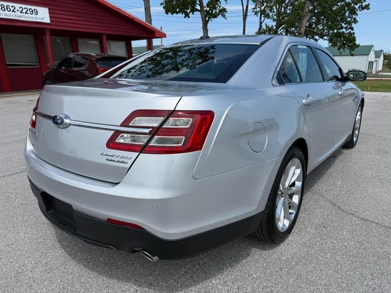 Ford Taurus 4dr Sdn Limited FWD 2016