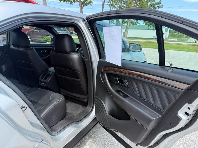 Ford Taurus 4dr Sdn Limited FWD 2016