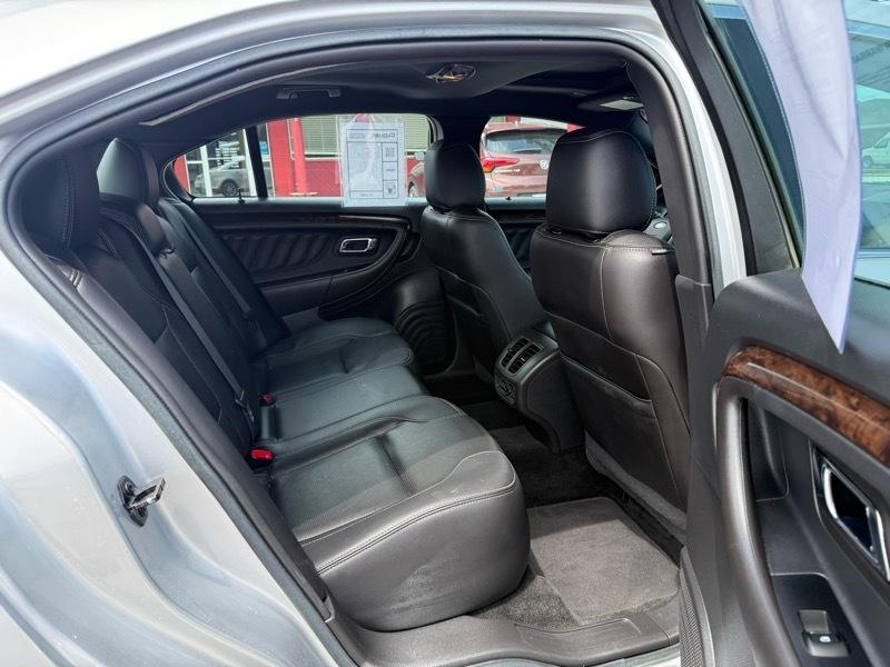 Ford Taurus 4dr Sdn Limited FWD 2016