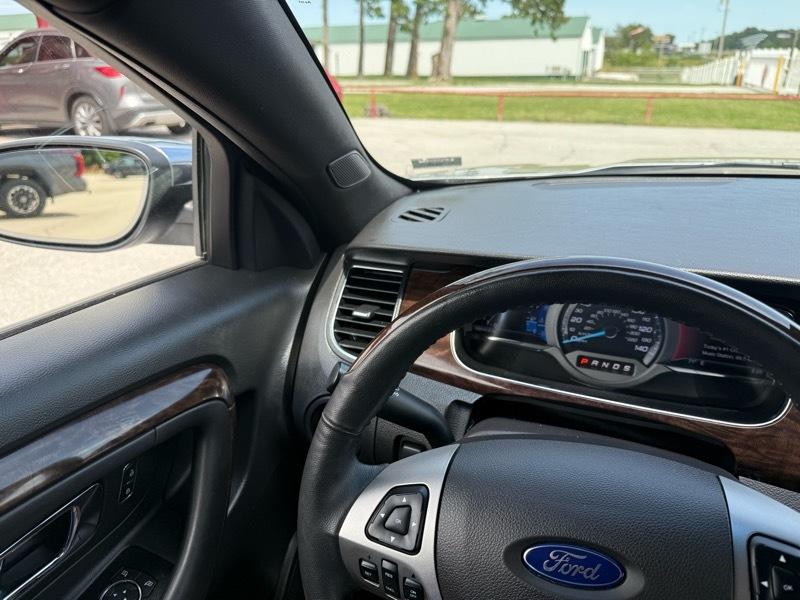 Ford Taurus 4dr Sdn Limited FWD 2016