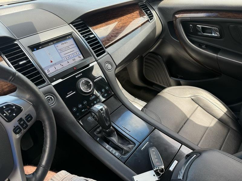 Ford Taurus 4dr Sdn Limited FWD 2016