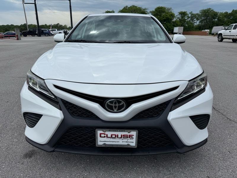 Toyota Camry SE Auto (Natl) 2020