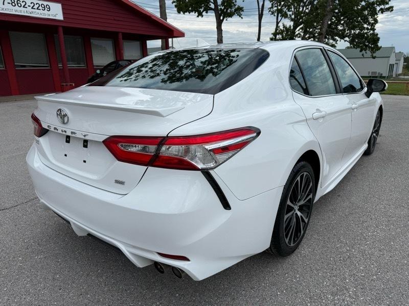Toyota Camry SE Auto (Natl) 2020