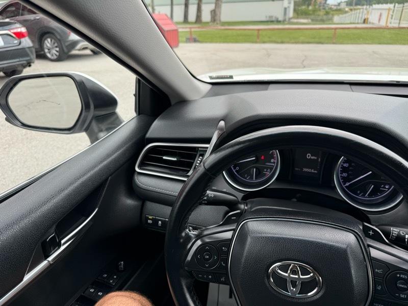 Toyota Camry SE Auto (Natl) 2020