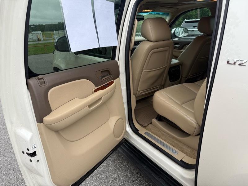 Chevrolet Avalanche 4WD Crew Cab LTZ 2010