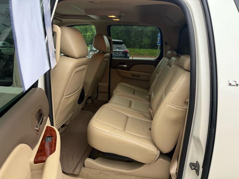 Chevrolet Avalanche 4WD Crew Cab LTZ 2010