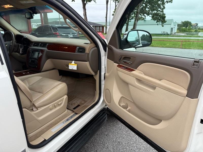 Chevrolet Avalanche 4WD Crew Cab LTZ 2010
