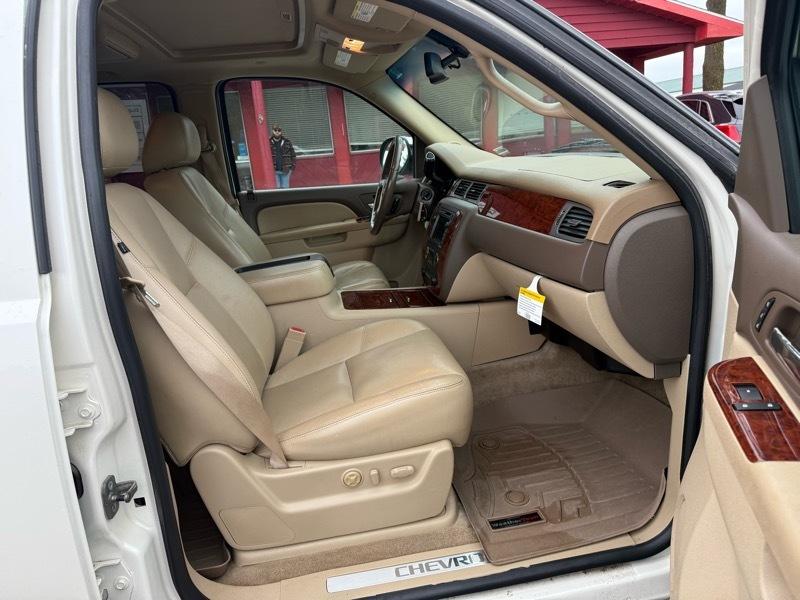Chevrolet Avalanche 4WD Crew Cab LTZ 2010