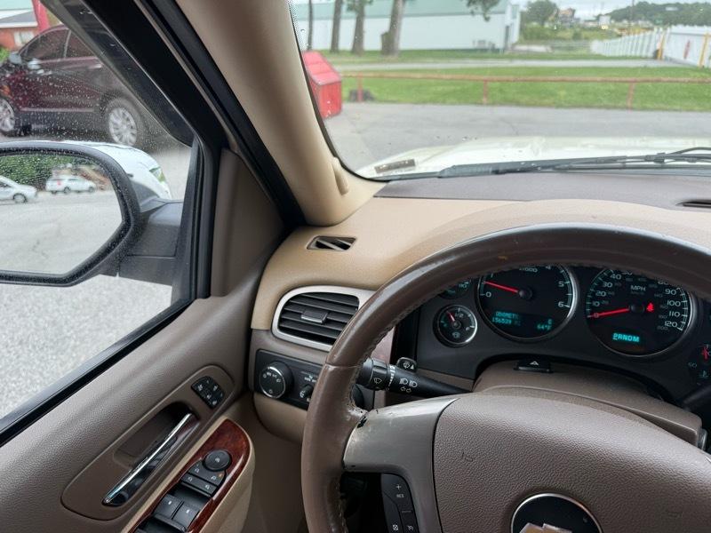 Chevrolet Avalanche 4WD Crew Cab LTZ 2010