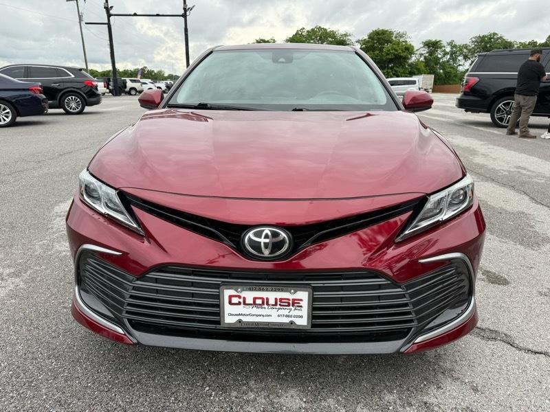 Toyota Camry LE Auto (Natl) 2021