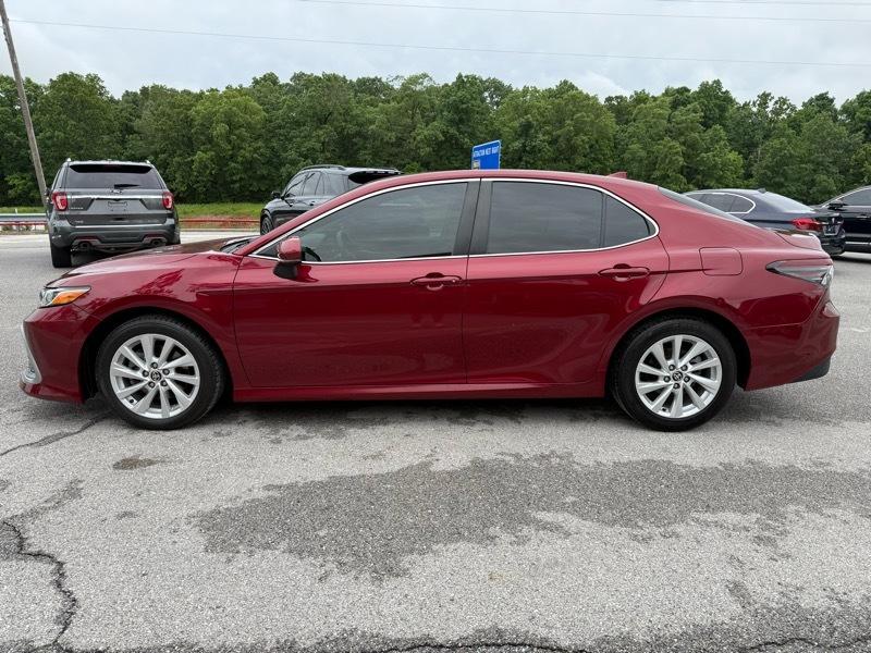 Toyota Camry LE Auto (Natl) 2021