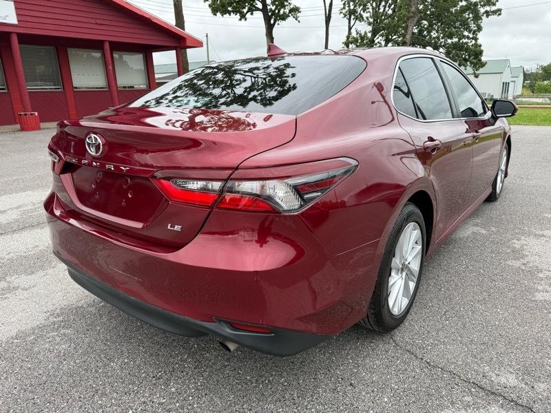 Toyota Camry LE Auto (Natl) 2021