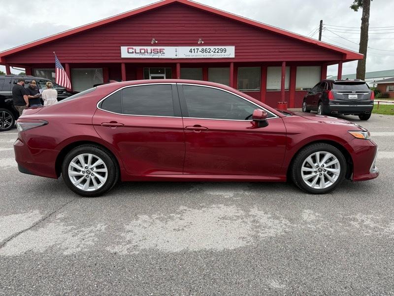 Toyota Camry LE Auto (Natl) 2021