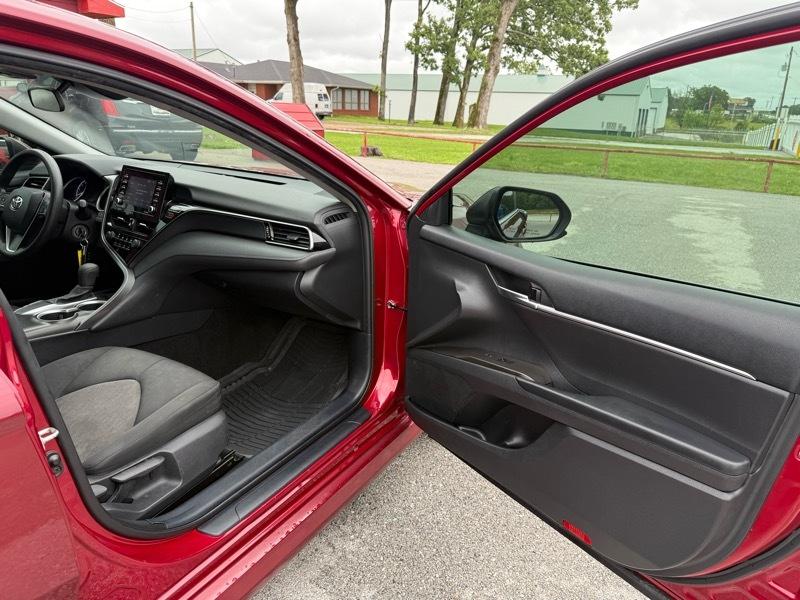 Toyota Camry LE Auto (Natl) 2021