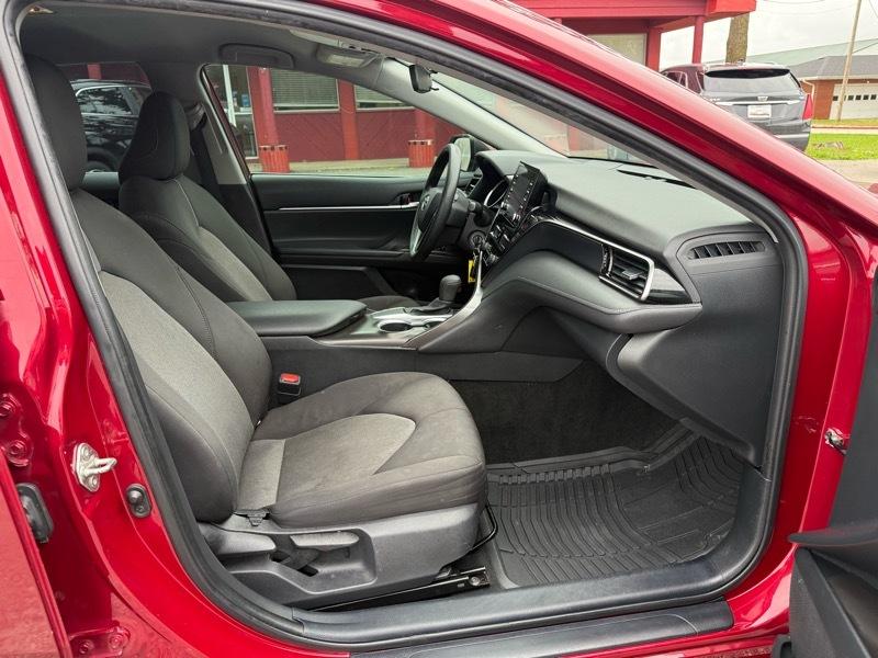Toyota Camry LE Auto (Natl) 2021