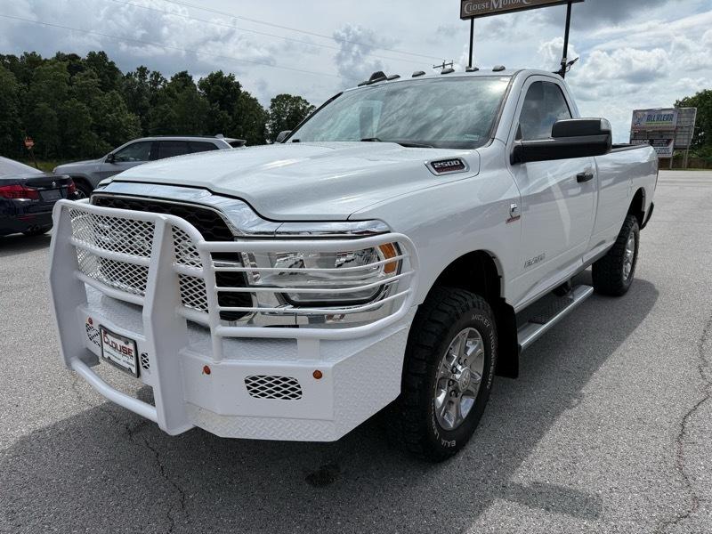 RAM 2500 Tradesman 4x4 Reg Cab 8' Box 2019