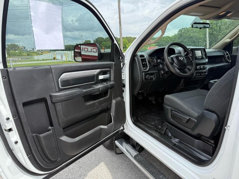 RAM 2500 Tradesman 4x4 Reg Cab 8' Box 2019