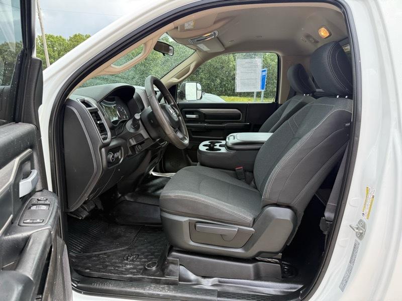 RAM 2500 Tradesman 4x4 Reg Cab 8' Box 2019