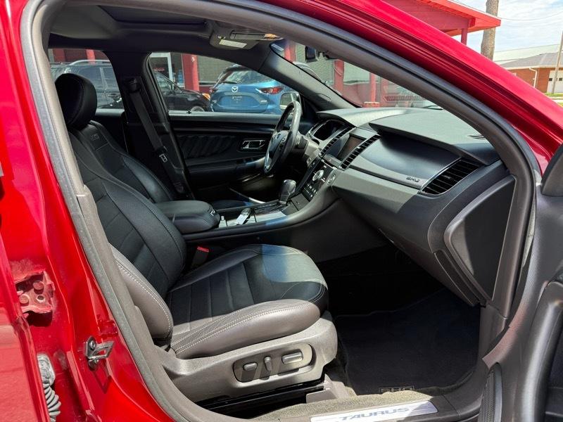 Ford Taurus 4dr Sdn SHO AWD 2015