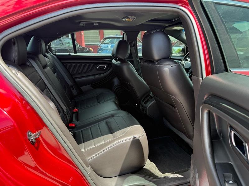 Ford Taurus 4dr Sdn SHO AWD 2015