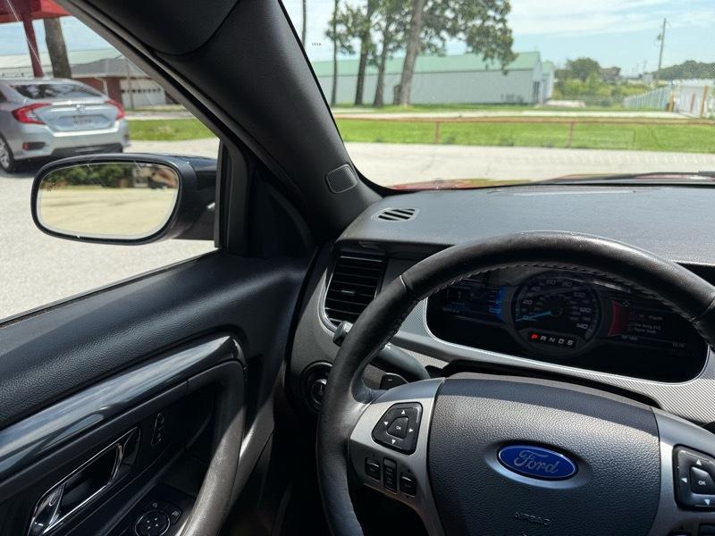 Ford Taurus 4dr Sdn SHO AWD 2015