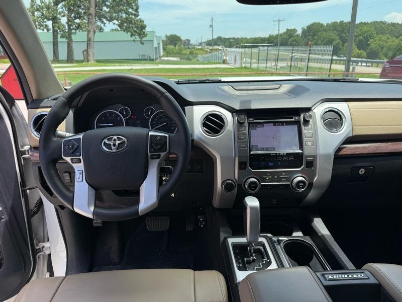 Toyota Tundra 4WD Truck CrewMax 5.7L FFV V8 6-Spd AT LTD (Natl) 2014