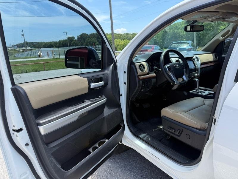 Toyota Tundra 4WD Truck CrewMax 5.7L FFV V8 6-Spd AT LTD (Natl) 2014