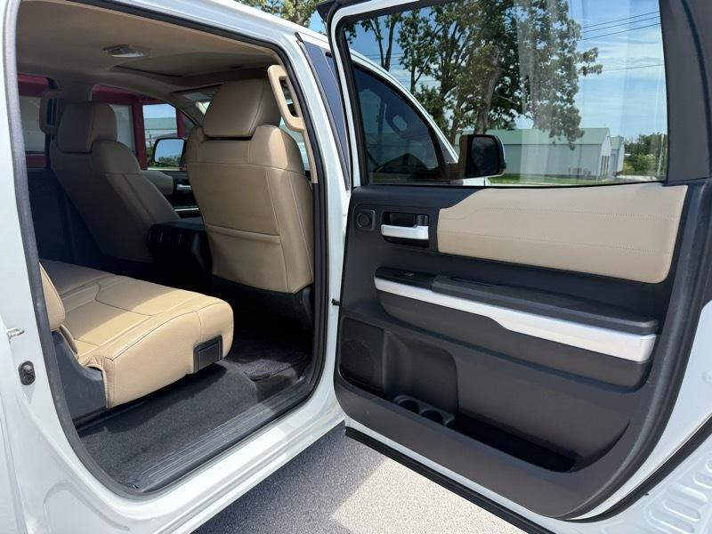 Toyota Tundra 4WD Truck CrewMax 5.7L FFV V8 6-Spd AT LTD (Natl) 2014