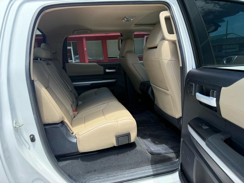 Toyota Tundra 4WD Truck CrewMax 5.7L FFV V8 6-Spd AT LTD (Natl) 2014