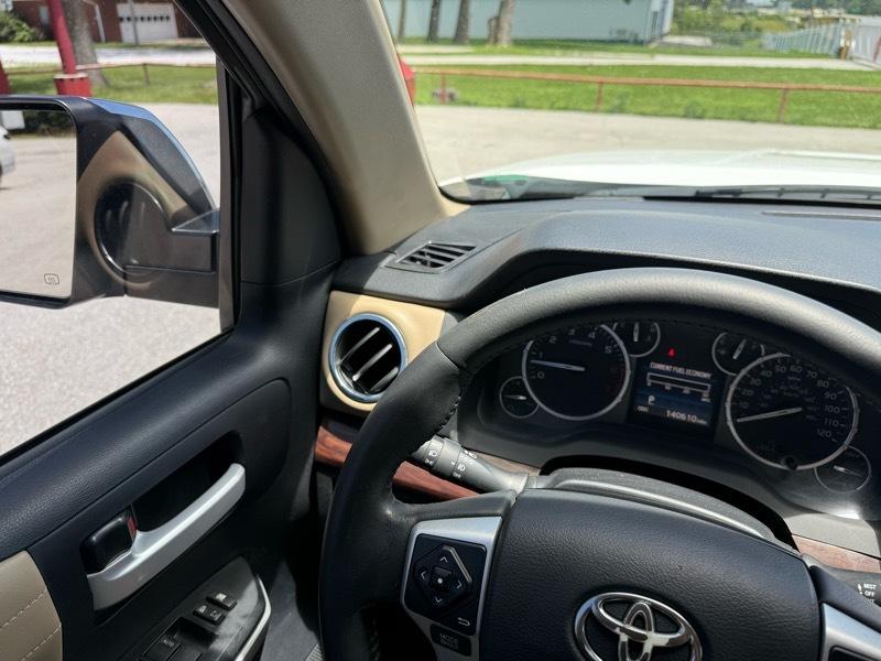 Toyota Tundra 4WD Truck CrewMax 5.7L FFV V8 6-Spd AT LTD (Natl) 2014
