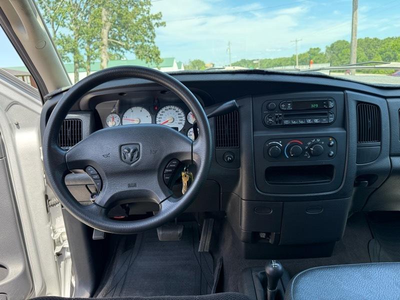 Dodge Ram 2500 4dr Quad Cab 140.5" WB 4WD SLT 2003