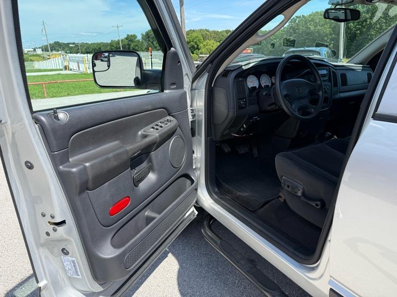 Dodge Ram 2500 4dr Quad Cab 140.5" WB 4WD SLT 2003