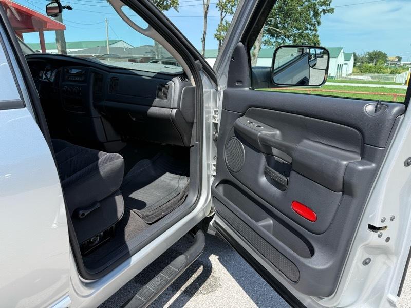Dodge Ram 2500 4dr Quad Cab 140.5" WB 4WD SLT 2003